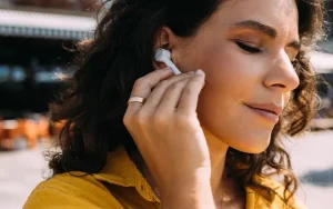 Is Using Too Much of Earbuds Bad for Health ?